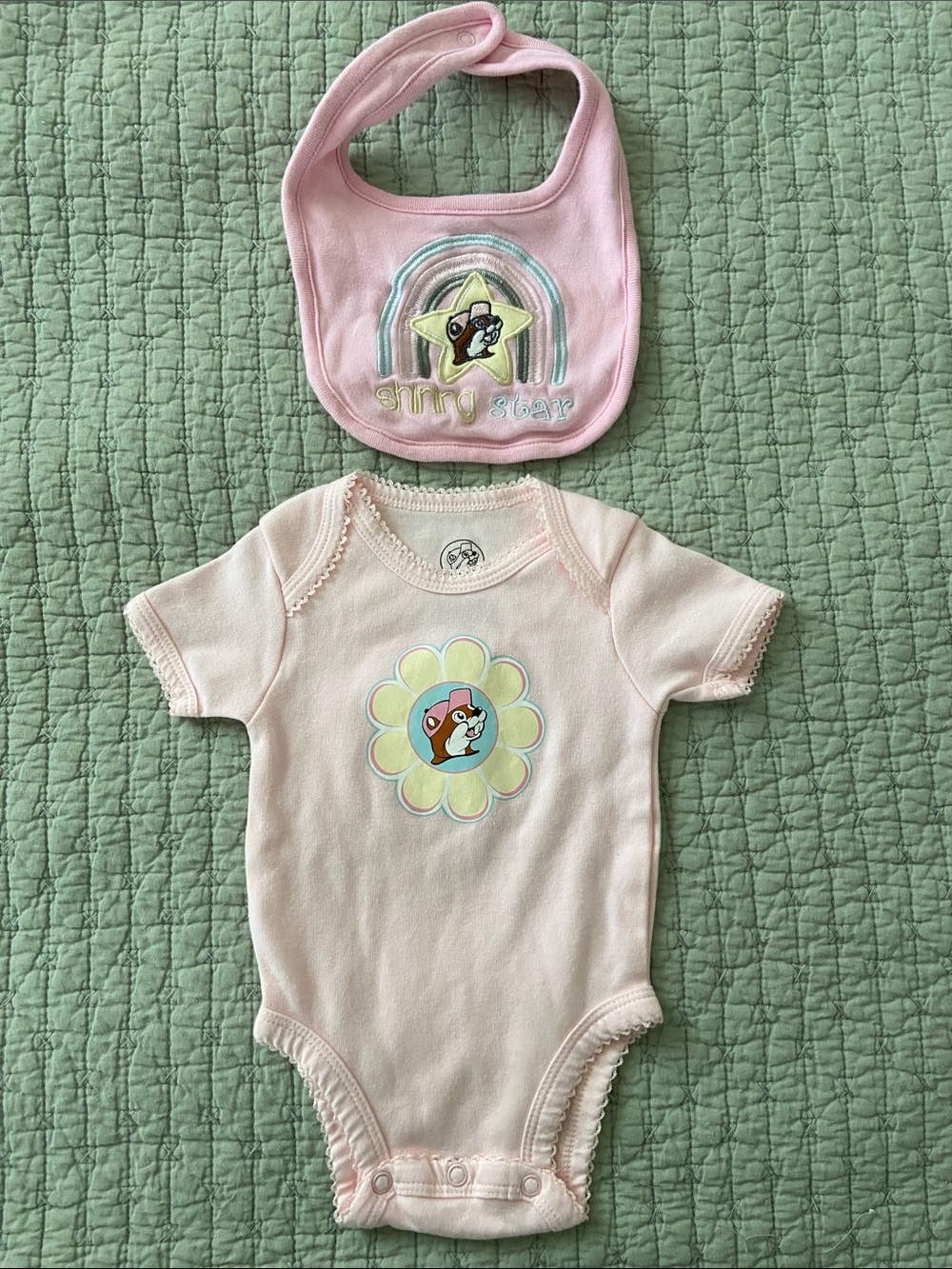 Pink Baby Bodysuit & Bib Set with Cute Cartoon Flower